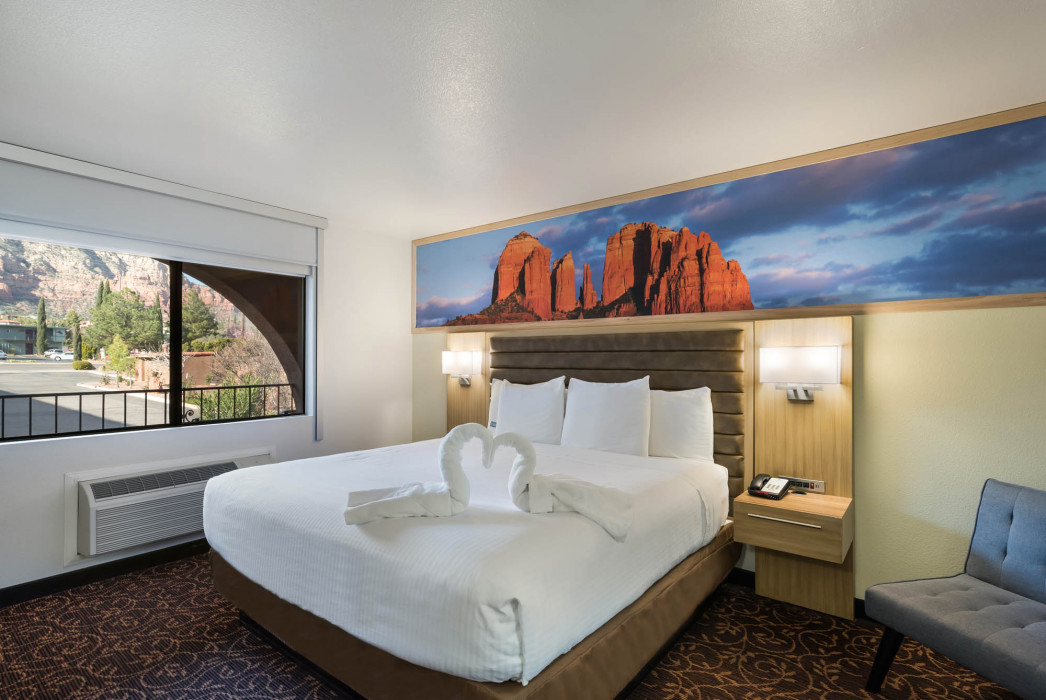 Deluxe King Room Mountain View