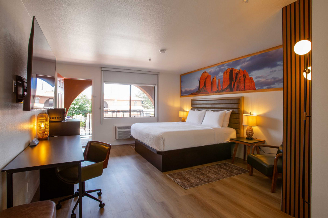 1 King Bed