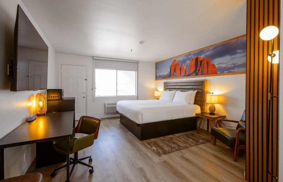 1 King Bed