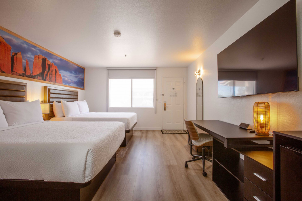 2 Double Beds