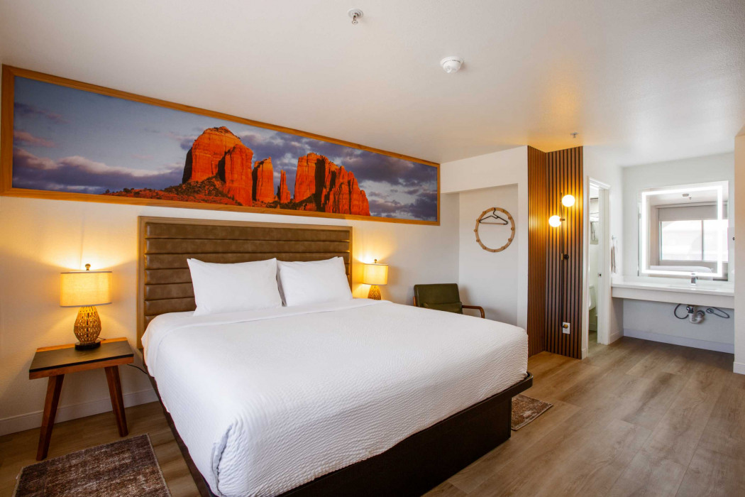 1 King Bed